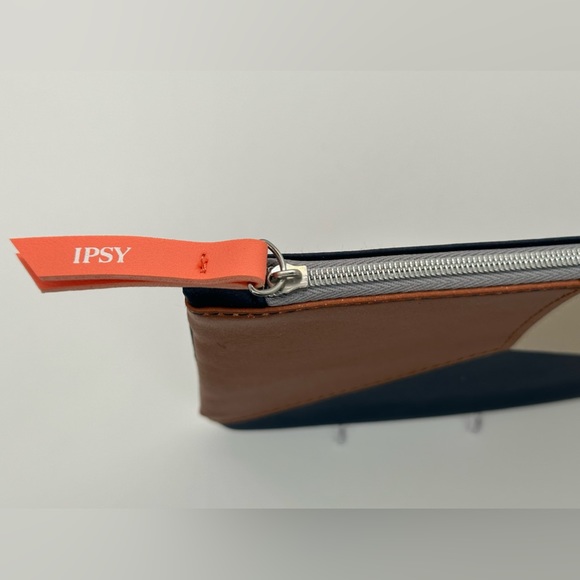 Ipsy Color Block Zipper Make Up bag - Picture 3 of 4